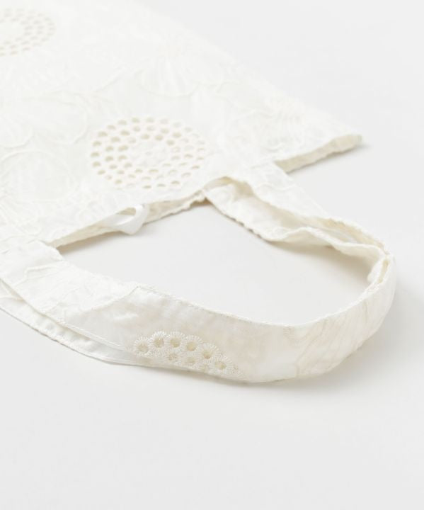 Floral Lace Tote Bag by 欧州航路 - Ametsuchi