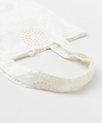 Floral Lace Tote Bag by 欧州航路 - Ametsuchi