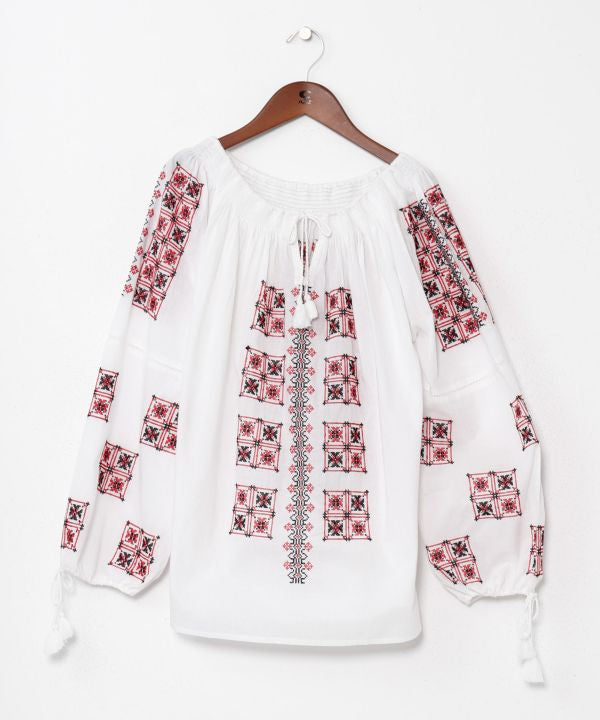 Geometric Embroidery Bloue