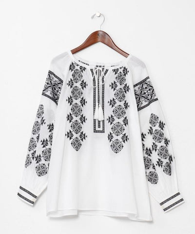 Geometric Embroidery Bloue