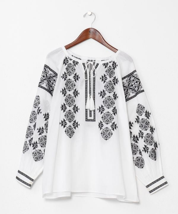 Geometric Embroidery Bloue