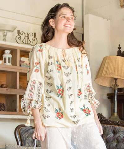 Floral Embroidery Bloue