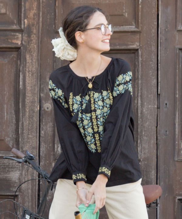 Floral Embroidery Bloue