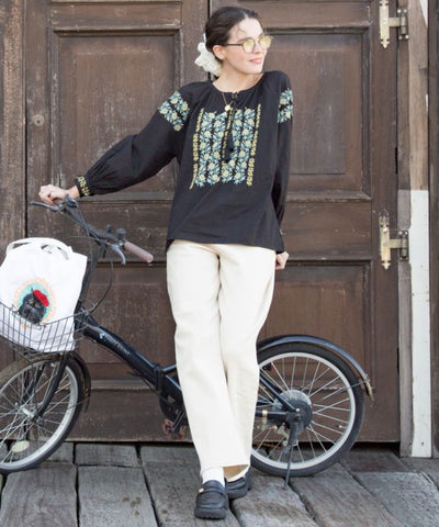 Floral Embroidery Bloue