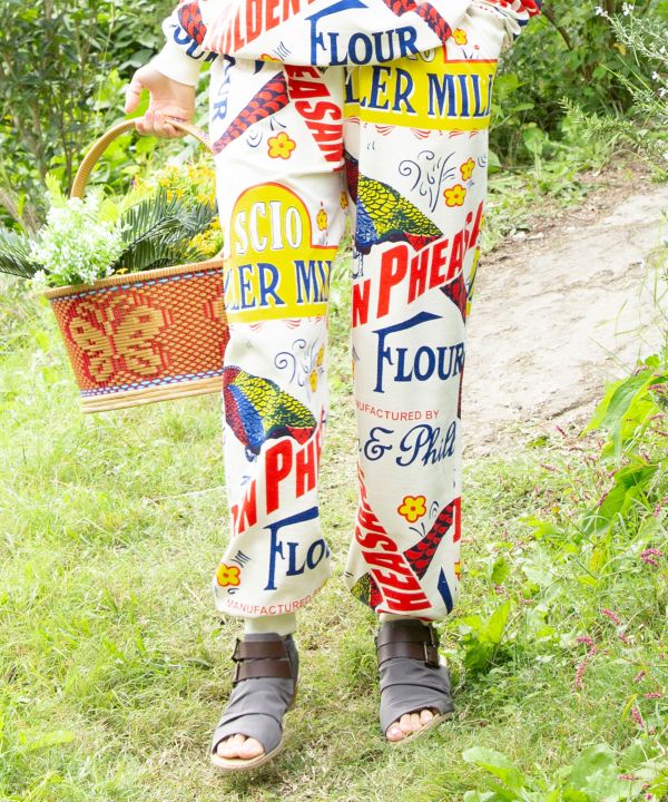 Advertisement Print Sweat Pants