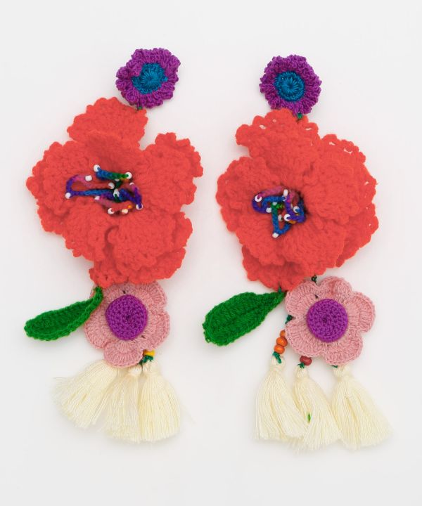 Anting-anting Pernyataan Bermotif Bunga oleh AMINA - Ametsuchi