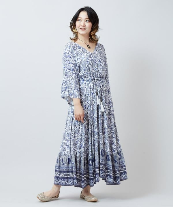 Paisley V Neck Dress by AMINA - Ametsuchi