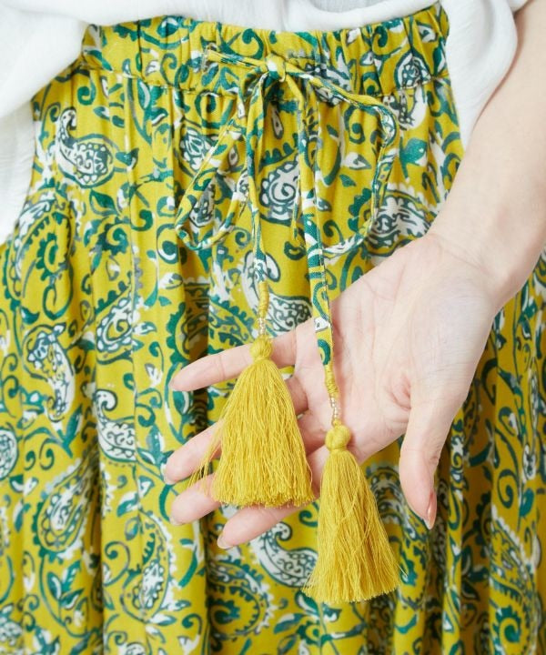 Paisley Border Skirt by AMINA - Ametsuchi