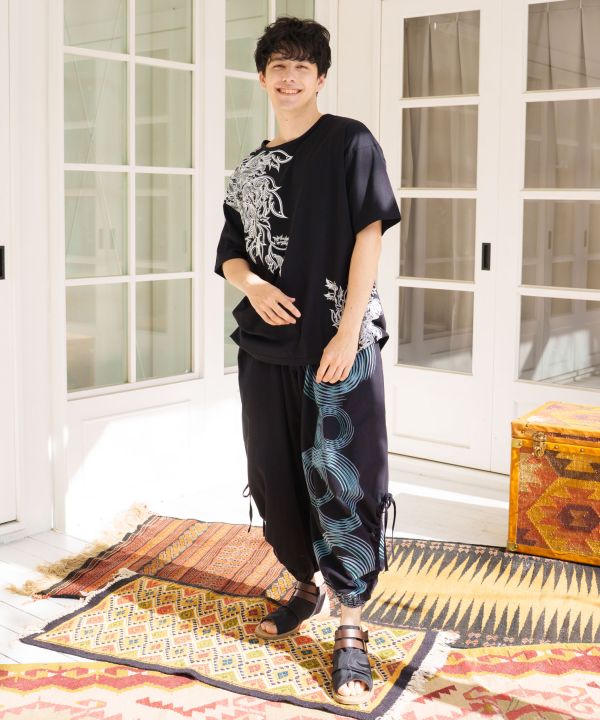 AMINA x VORRUK Asymmetrical Print T-Shirt by AMINA - Ametsuchi