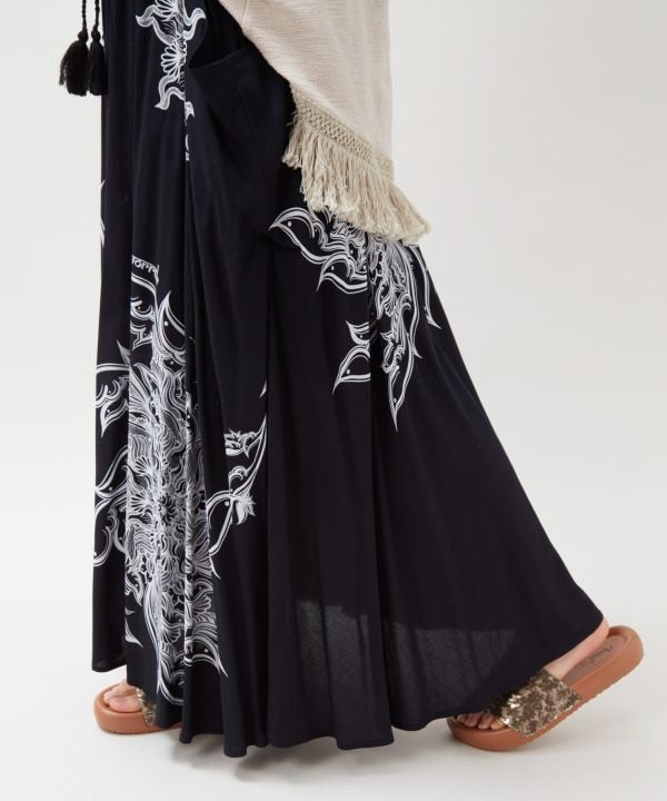 Floral Asymmetry Skirt by AMINA - Ametsuchi