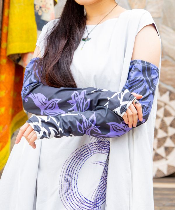 Tribal Pattern UV Protection Arm Covers by AMINA - Ametsuchi