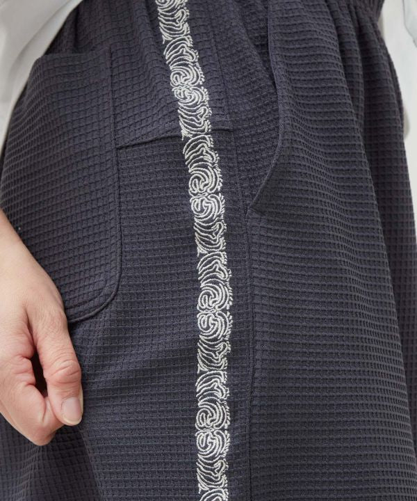 SURF＆Palms Vintage Embroidery Waffle Shorts by Kahiko - Ametsuchi