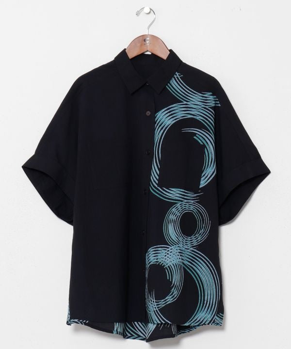 Camisa étnica moderna