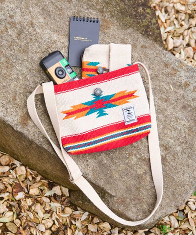 Geometric Pattern Woven Shoulder Bag