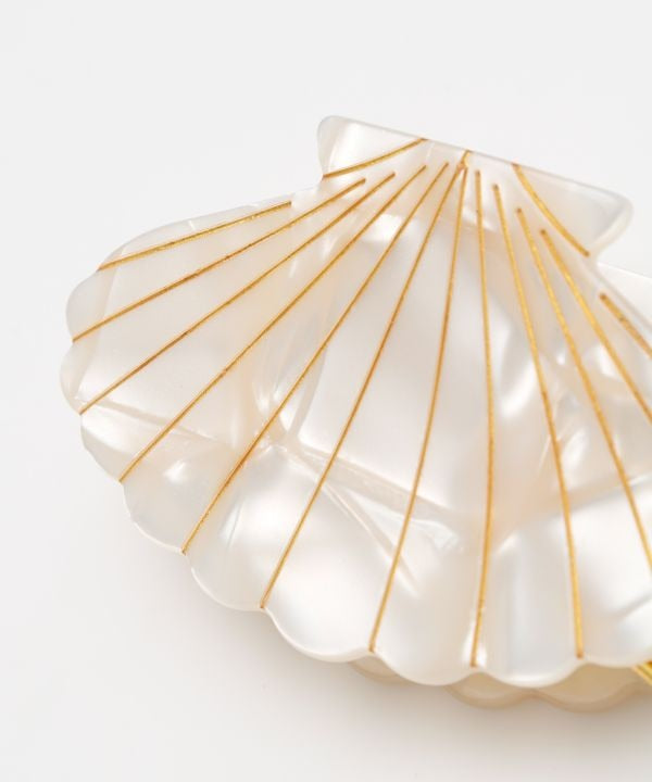 Seashell Hair Clip by AMINA - Ametsuchi