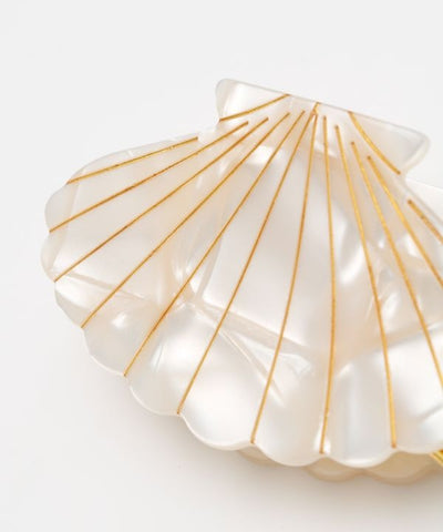 Seashell Hair Clip by AMINA - Ametsuchi