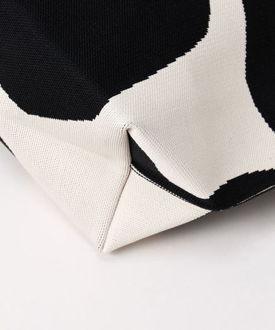Curved Pattern Tote Bag by AMINA - Ametsuchi