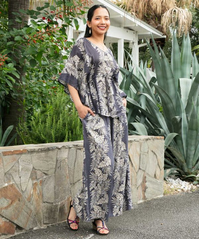Lei Print Wide Leg Pants