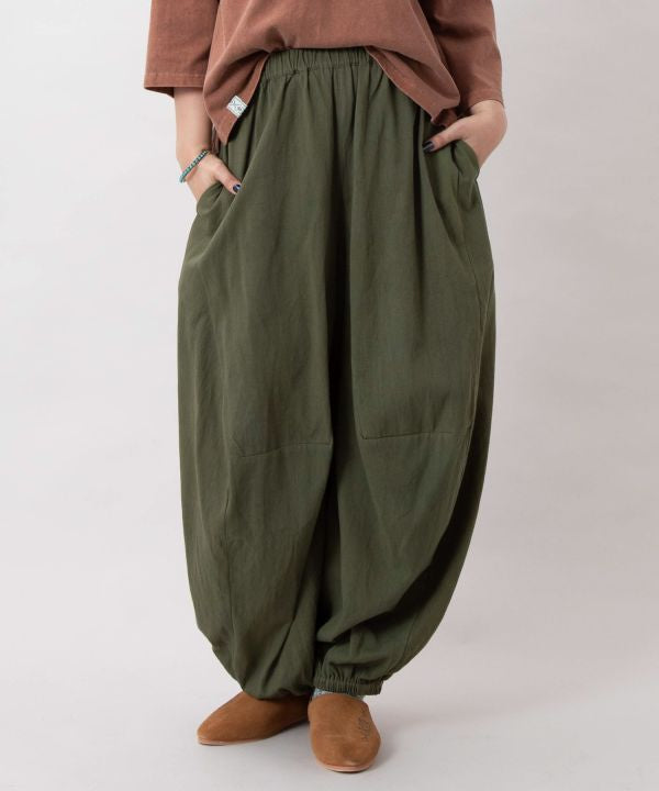 Relaxed Curvy Silhouette Drawstring Pants by AMINA - Ametsuchi