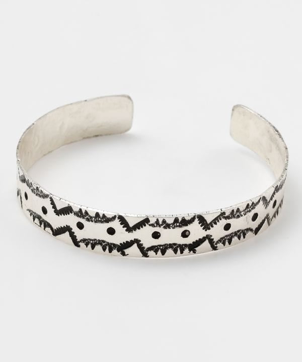 Geometric Pattern Engraved Bangle