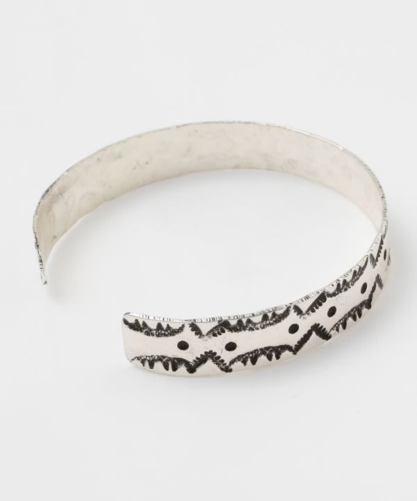 Geometric Pattern Engraved Bangle