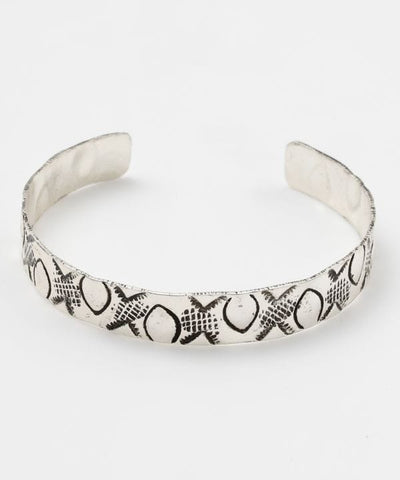 Geometric Pattern Engraved Bangle