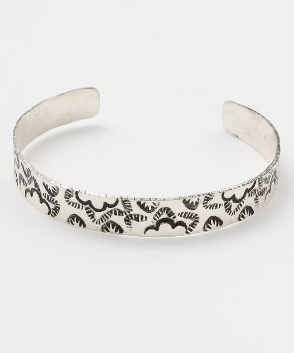 Geometric Pattern Engraved Bangle