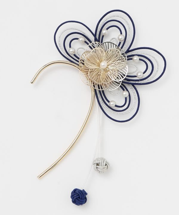 Japanese Mizuhiki Flower Ear Hook by Kaya - Ametsuchi
