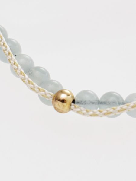 März Geburtsstein Seidenarmband mit geflochtenem Code - Aquamarin von 岩座 - Ametsuchi