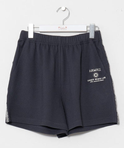 SURF＆Palms Vintage Embroidery Waffle Shorts by Kahiko - Ametsuchi