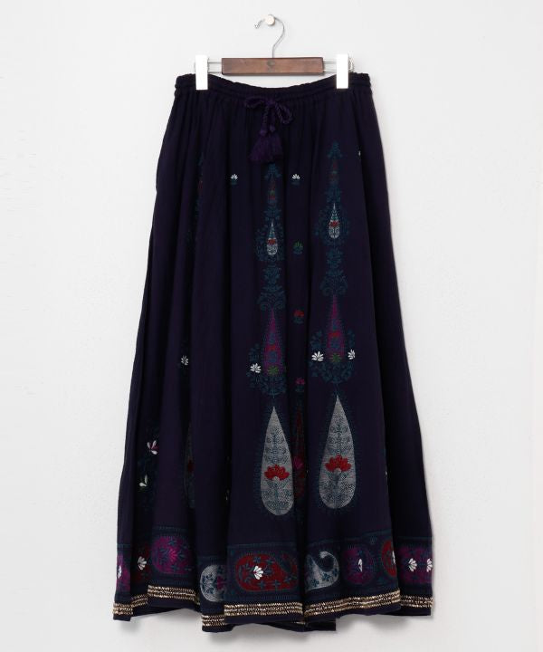 Embroidered Lehenga Skirt Skirts by AMINA - Ametsuchi