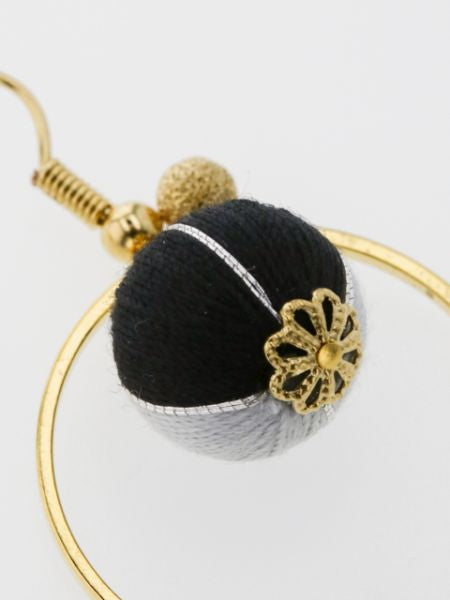 重ね手鞠ピアス