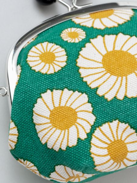 Retro Eastern Europe Motif GAMAGUCHI Clasp Pouch