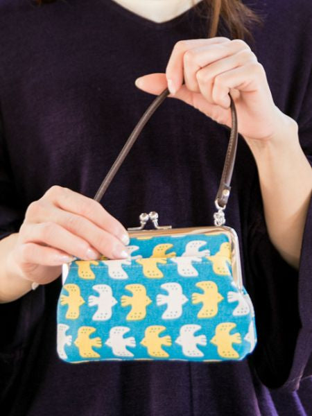 Retro Eastern Europe Motif GAMAGUCHI Clasp Bag