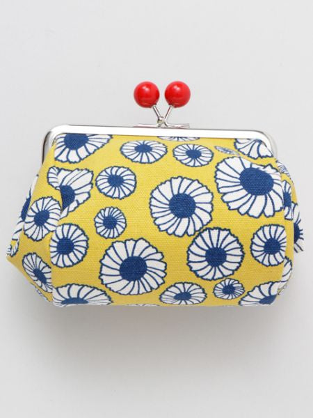 Retro Eastern Europe Motif GAMAGUCHI Clasp Pouch