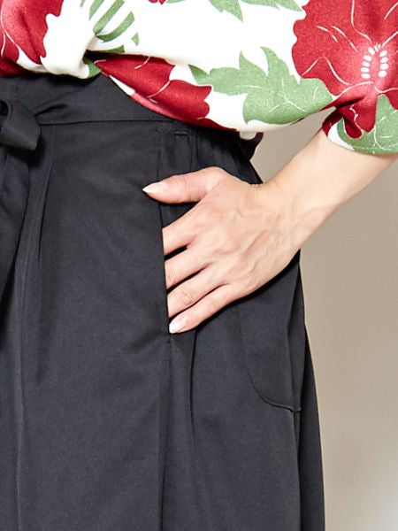 KIMONO Wide Pants - Back Pockets for Hip-up Effect