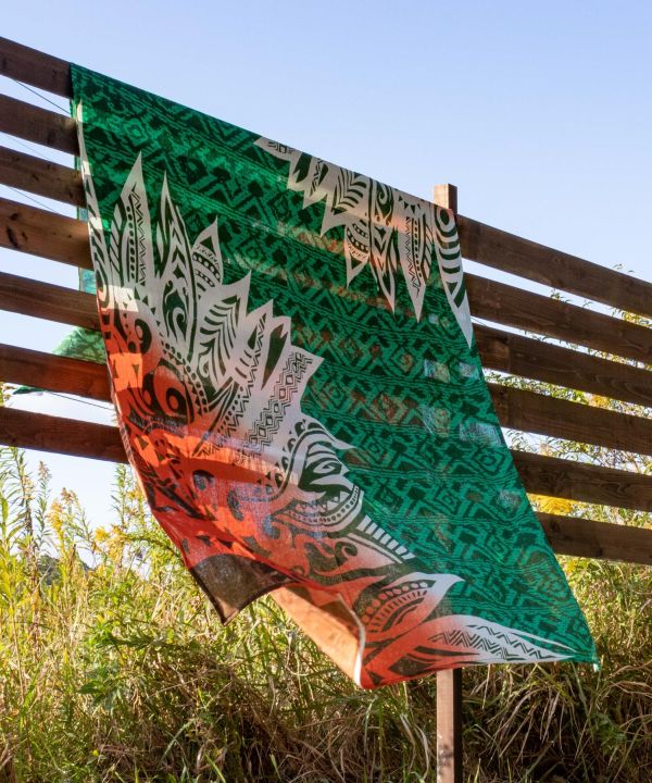 Geom Feather Pattern Decorative Cloth