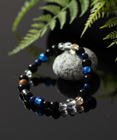 HOTARU - Lapis Lazuli x YAKUSUGI Cedar Bracelet