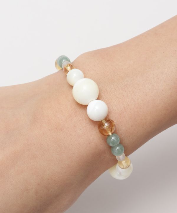 SHAKUYAKU - Mother of Pearl Bracelet