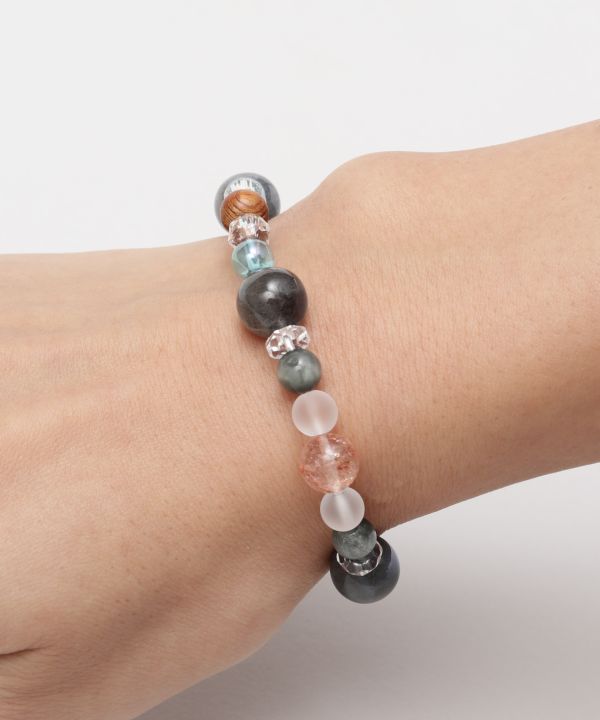 AMETSUCHI - Labradorite Bracelet Bangles & Bracelets by 岩座 - Ametsuchi