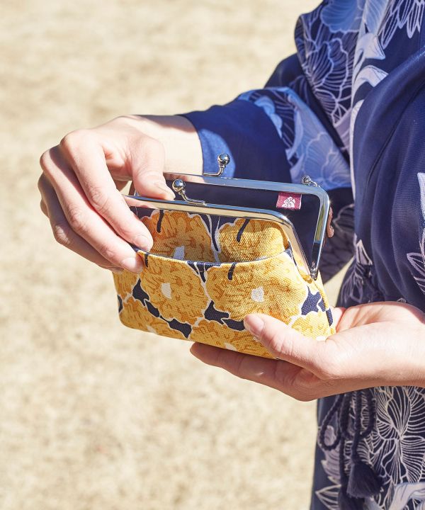 Classy Retro GAMAGUCHI Minimal Hand Bag