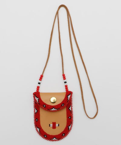 Collar de bolsita con cuentas y patrón navajo