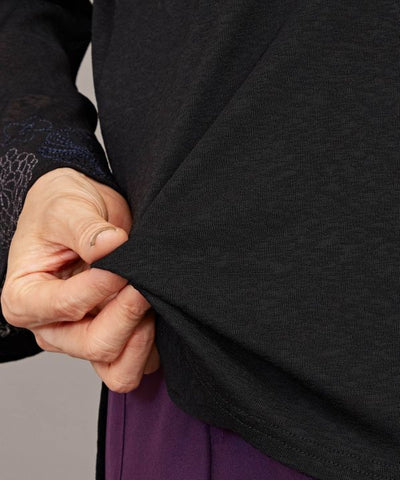 Kimono-like Neckline NAKAGI Top