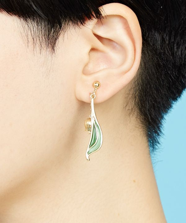 HANA-YUBI Clip Earrings