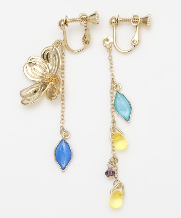 HANA-YUBI Clip Earrings