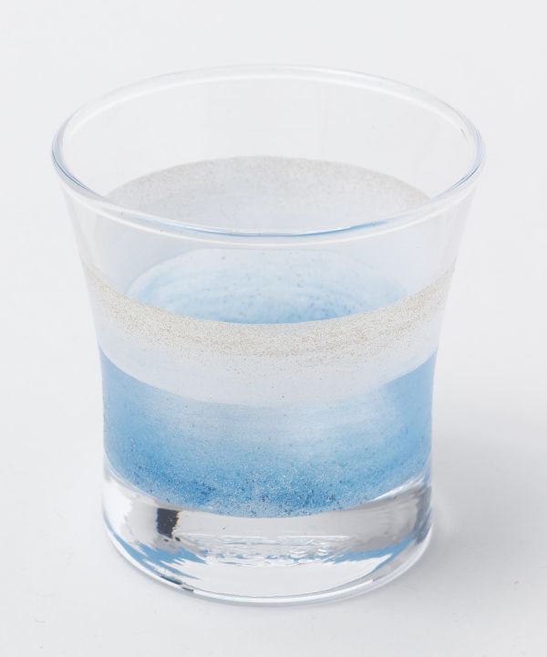 Handbemaltes gestreiftes kaltes Sake-Glas