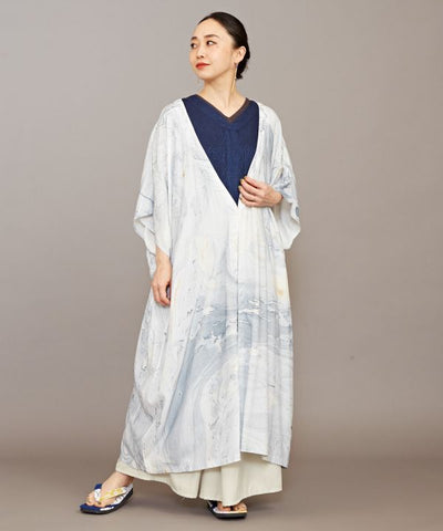 SUMINAGASHI – Marmorfarbener Kimono
