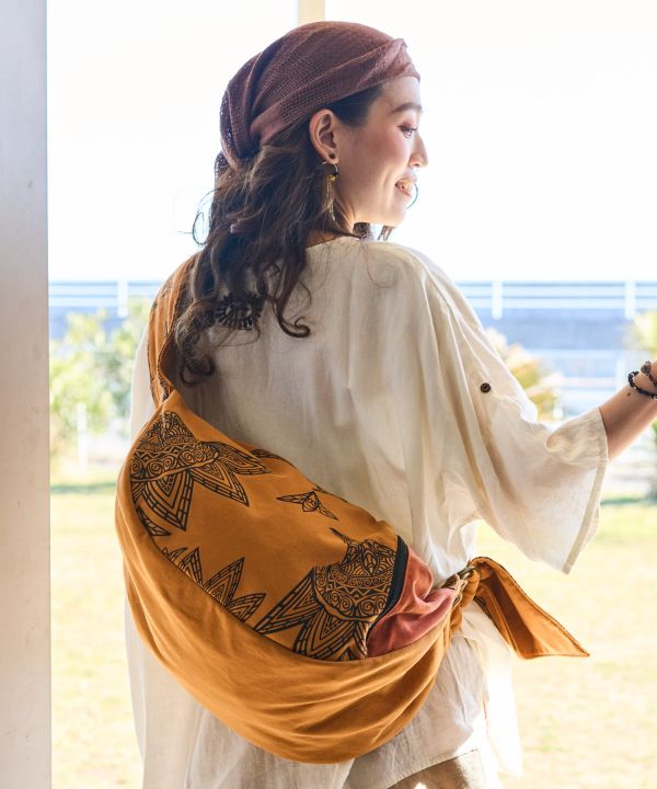 Damasquinado Inspired Shoulder Bag