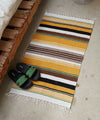 Gestreifter Teppich in heiliger Farbe, 90 x 60 cm