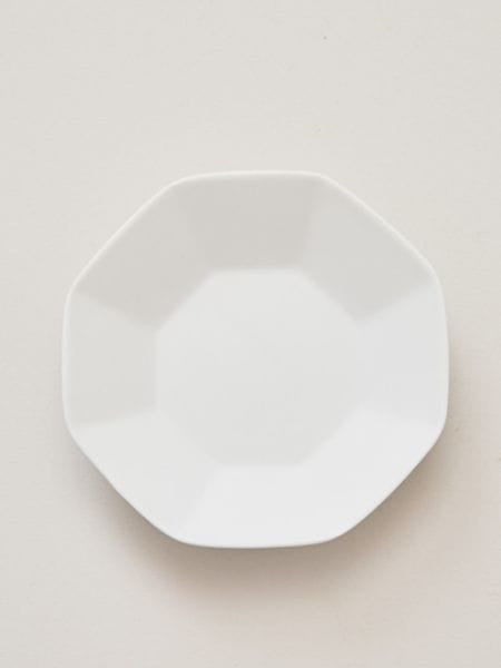 Octagonal Decorative White Plate Home Decor by 岩座 - Ametsuchi